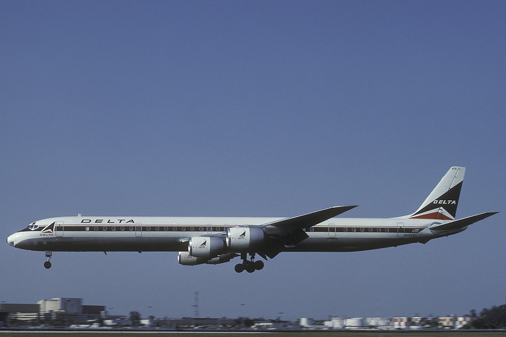 もうすぐ終了9/6までAC Douglas DC-8-30 KLM 1:200 McDonnell Douglas DC-9-30 KLM Mach2 -GP112KLM